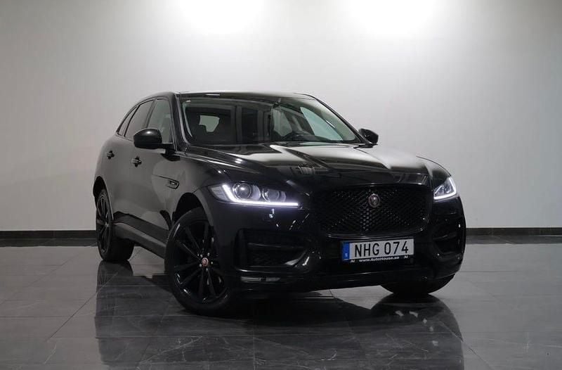 Begagnad Jaguar F-Pace 180 HK (132 kW) 2017 Sapphire black SUV