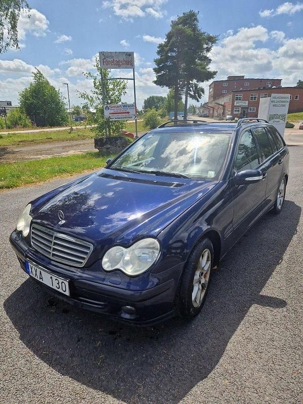 Blå Begagnad 2006 Mercedes C180 Classic Kombi | 28 500 kr (Marknadspris) - Bild 1/4