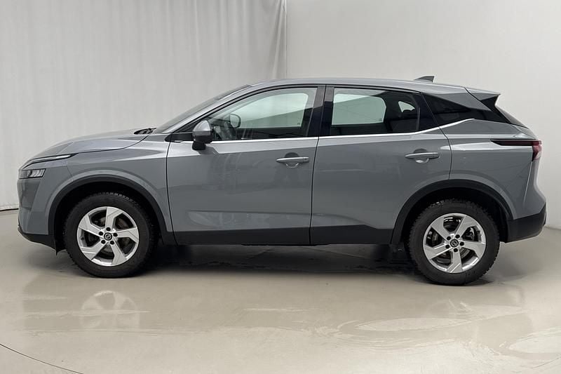 Begagnad Nissan Qashqai Acenta 140 HK (102 kW) 2022 Ljusgrå SUV
