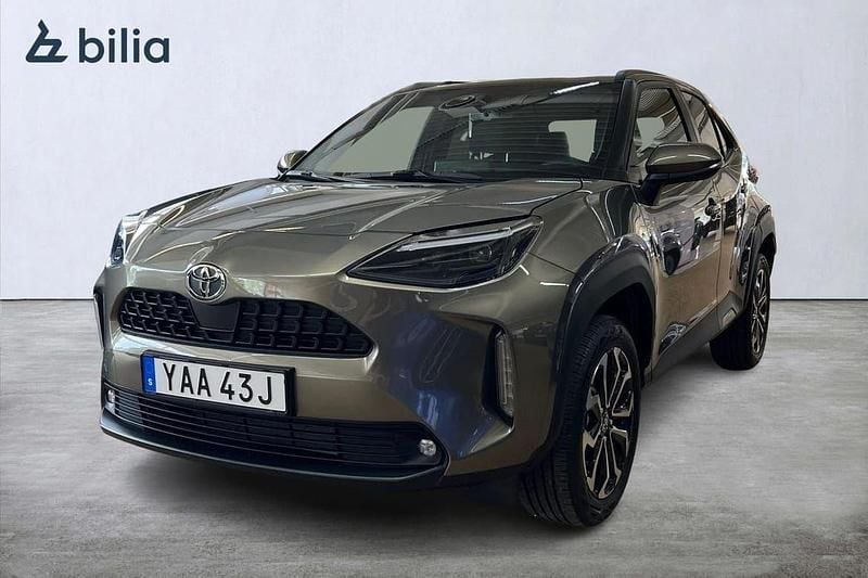 Grön Ny 2025 Toyota Yaris Hybrid Active SUV | 329 900 kr (Dyr) - Bild 1/3