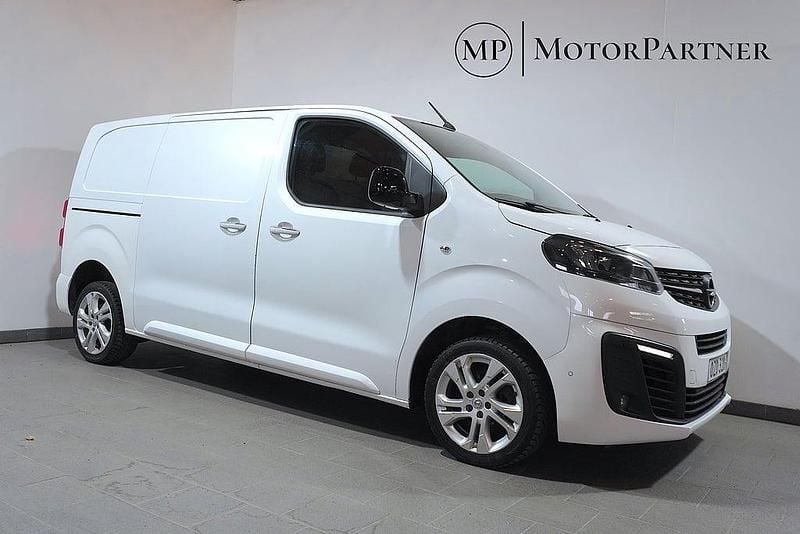 Begagnad Opel Vivaro 177 HK (130 kW) 2021 Vit Minibuss