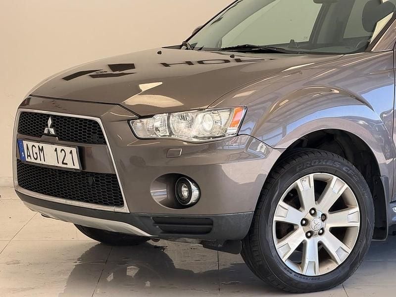 Begagnad Mitsubishi Outlander 170 HK (125 kW) 2010 Brun SUV