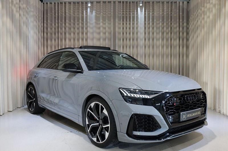 Grå Begagnad 2022 Audi RS Q8 SUV | 1 199 900 kr (Bra pris) - Bild 1/4