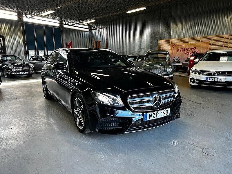 Svart Begagnad 2020 Mercedes E220 AMG line Kombi | 329 900 kr (Bra pris) - Bild 1/4