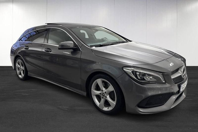 Begagnad Mercedes CLA220 Shooting Brake 177 HK (130 kW) 2017 Grå Kombi