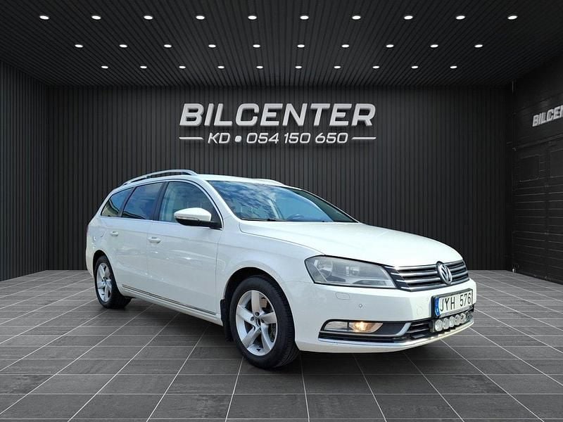 Vit Begagnad 2011 VW Passat Kombi | 49 900 kr (Marknadspris) - Bild 1/4