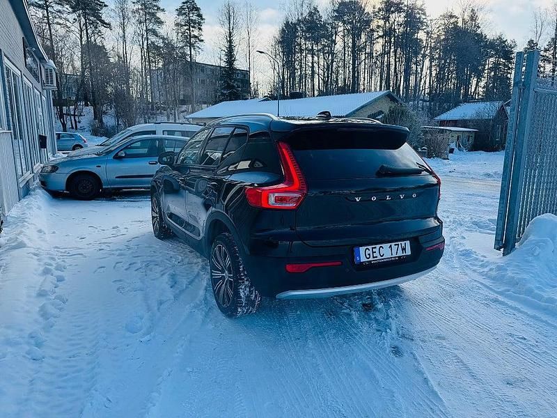Begagnad Volvo XC40 197 HK (144 kW) 2021 Svart SUV