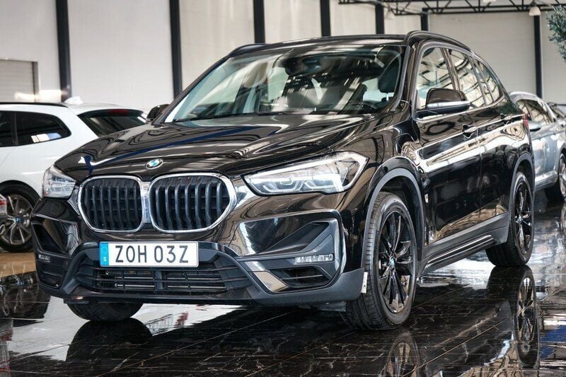 Svart Begagnad 2020 BMW X1 SUV | 220 000 kr (Bra pris) - Bild 1/4