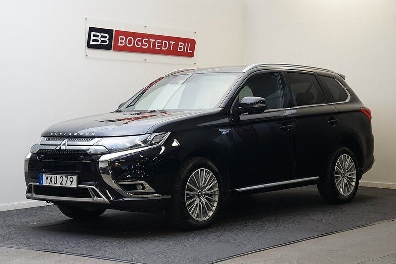 Svart Begagnad 2018 Mitsubishi Outlander P-HEV SUV | 199 000 kr (Marknadspris) - Bild 1/4