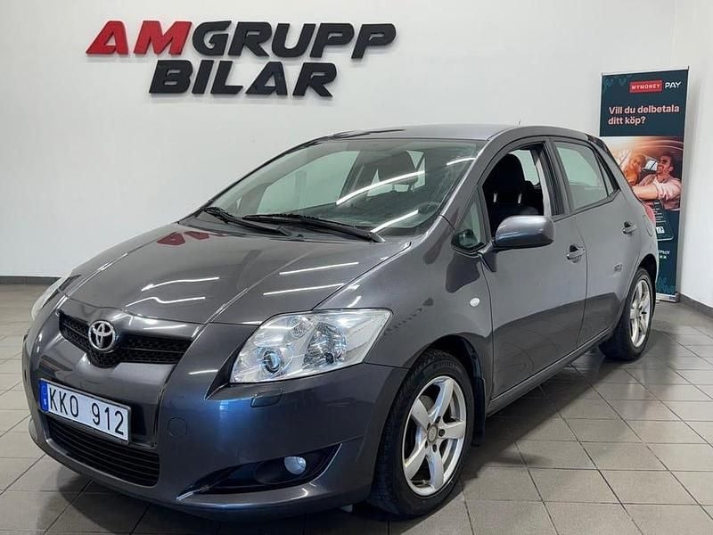 Grå Begagnad 2007 Toyota Auris Halvkombi | 24 900 kr (Marknadspris) - Bild 1/4