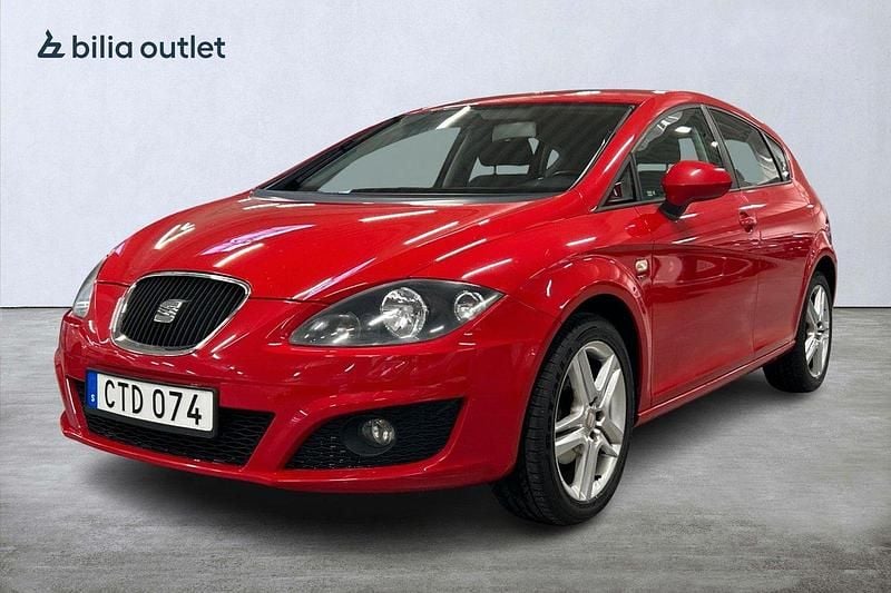 Röd Begagnad 2010 Seat Leon Style Halvkombi | 59 900 kr (Lite dyr) - Bild 1/3
