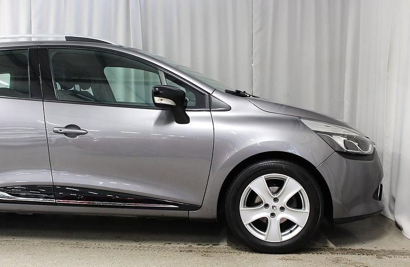Begagnad Renault Clio GrandTour 90 HK (66 kW) 2014 Grå Kombi