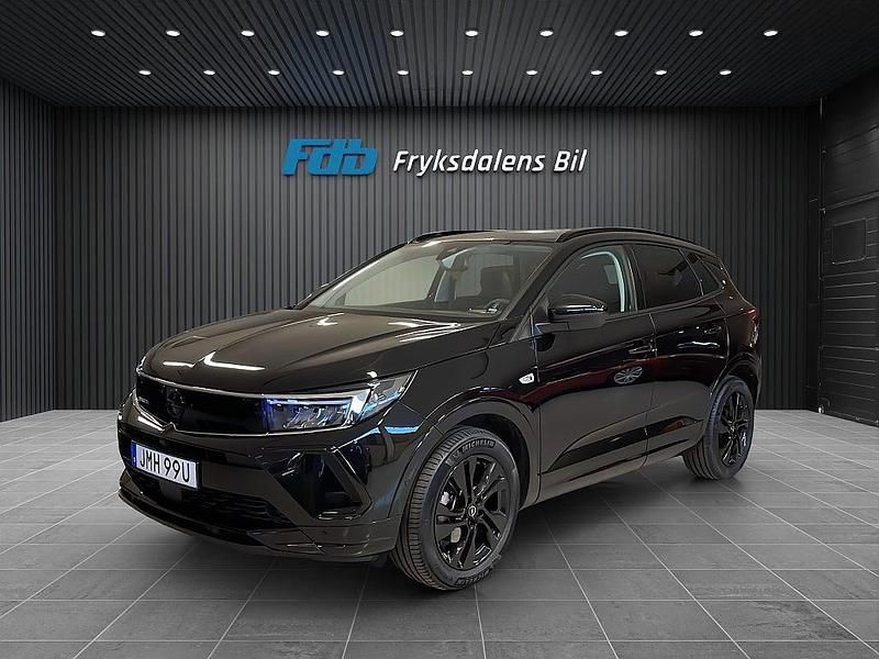 Svart Begagnad 2024 Opel Grandland X GS Line SUV | 269 000 kr (Marknadspris) - Bild 1/4
