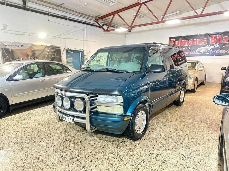 Begagnad Chevrolet Astro 193 HK (141 kW) 2001 Mörkgrön Minibuss