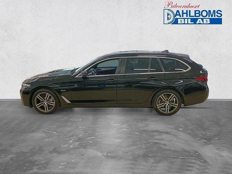 Begagnad BMW 530e 184 HK (135 kW) 2022 Svart Kombi