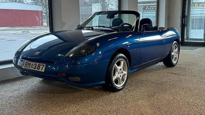 Begagnad Fiat Barchetta 131 HK (96 kW) 2000 Blå Cab