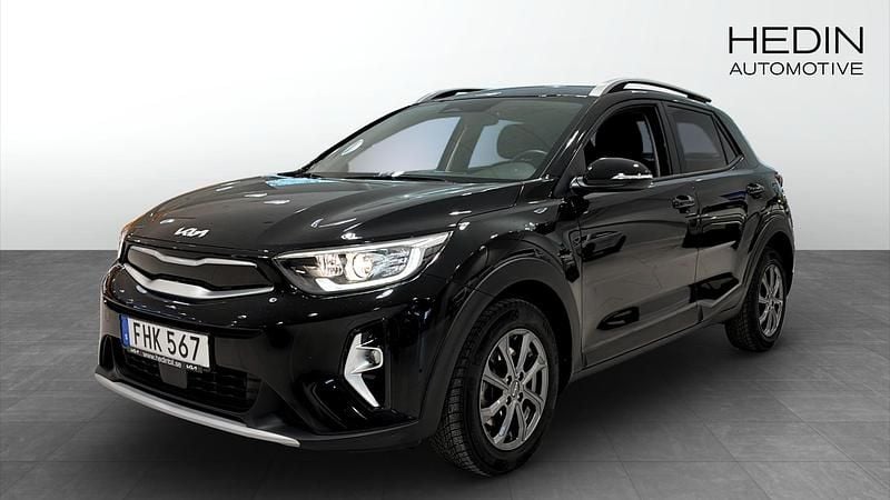 Svart Begagnad 2022 Kia Stonic Advance SUV | 189 900 kr (Bra pris) - Bild 1/4