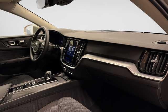 Begagnad 2024 Volvo V60 Kombi | 349 000 kr (Bra pris) - Bild 1/4