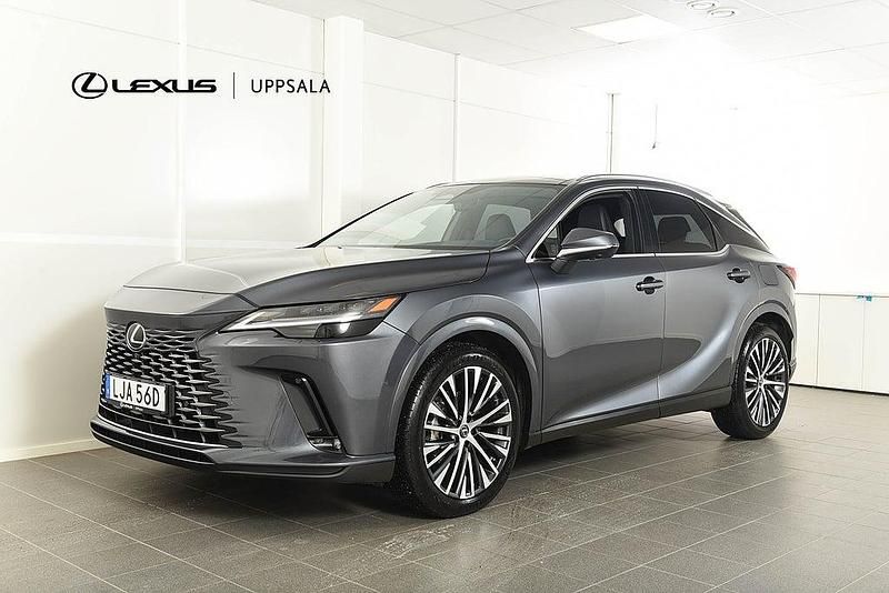 Grå Begagnad 2023 Lexus RX450h+ Executive Line SUV | 769 900 kr - Bild 1/4