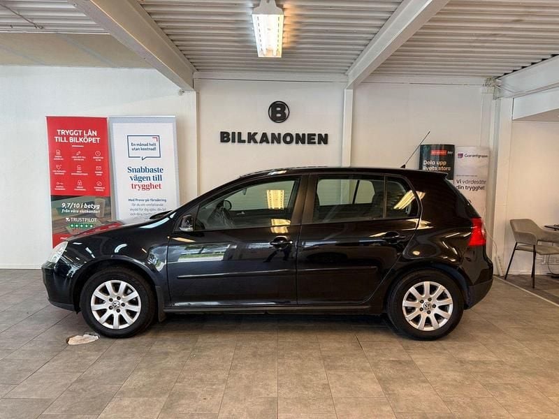 Svart Begagnad 2008 VW Golf VI Trendline Halvkombi | 44 900 kr (Marknadspris) - Bild 1/4