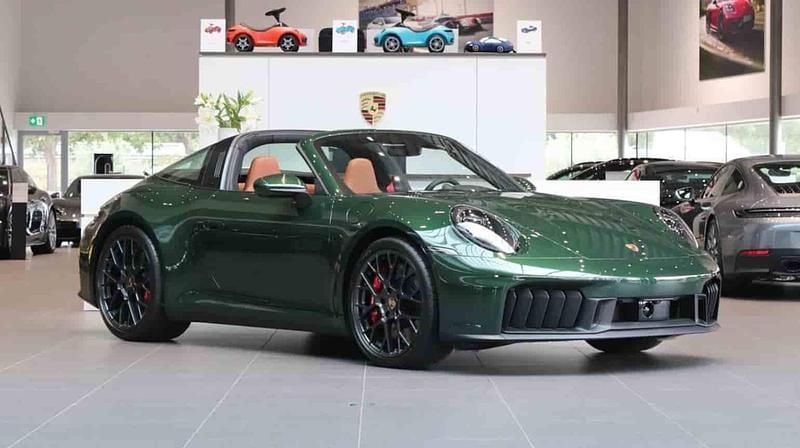 Flerfärgad Ny 2026 Porsche 911 Targa 4 Cab | 2 377 200 kr - Bild 1/1