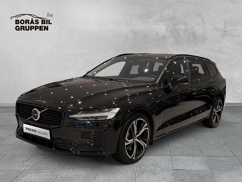 Svart Begagnad 2025 Volvo V60 Plus Kombi | 489 000 kr (Marknadspris) - Bild 1/4