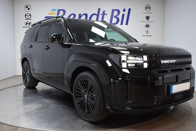 Abyss black pearl Ny 2025 Hyundai Santa Fe SUV | 724 800 kr (Dyr) - Bild 1/3