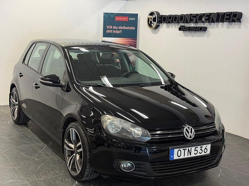 Svart Begagnad 2011 VW Golf VI Halvkombi | 49 900 kr (Bra pris) - Bild 1/4