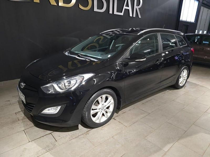 Begagnad Hyundai i30 135 HK (99 kW) 2013 Svart Kombi