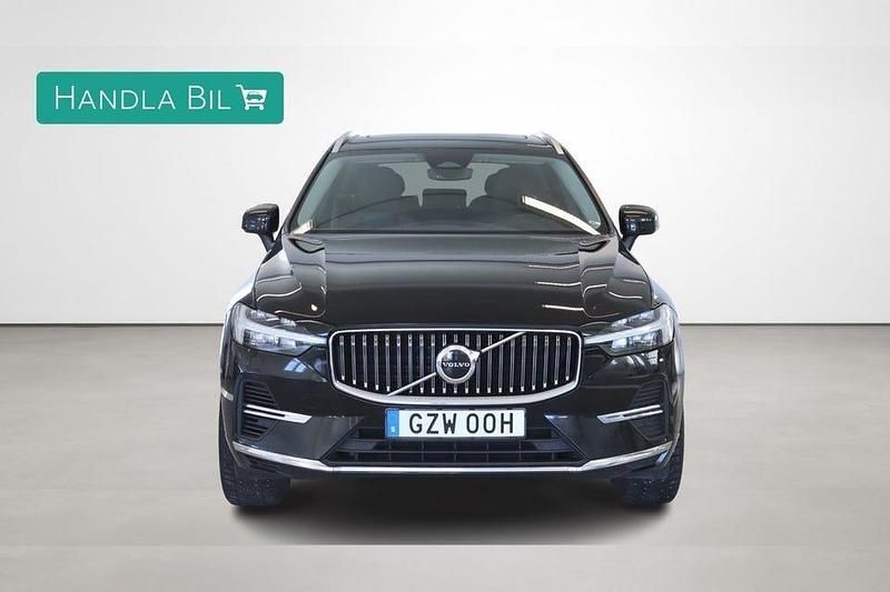 Begagnad Volvo XC60 Core 350 HK (257 kW) 2022 Svart SUV