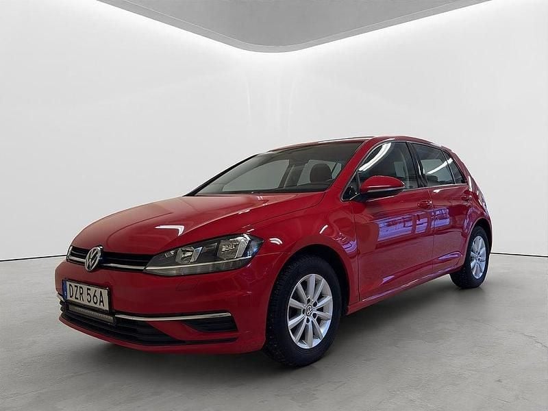 Röd Begagnad 2019 VW Golf VII Halvkombi | 145 900 kr (Bra pris) - Bild 1/4