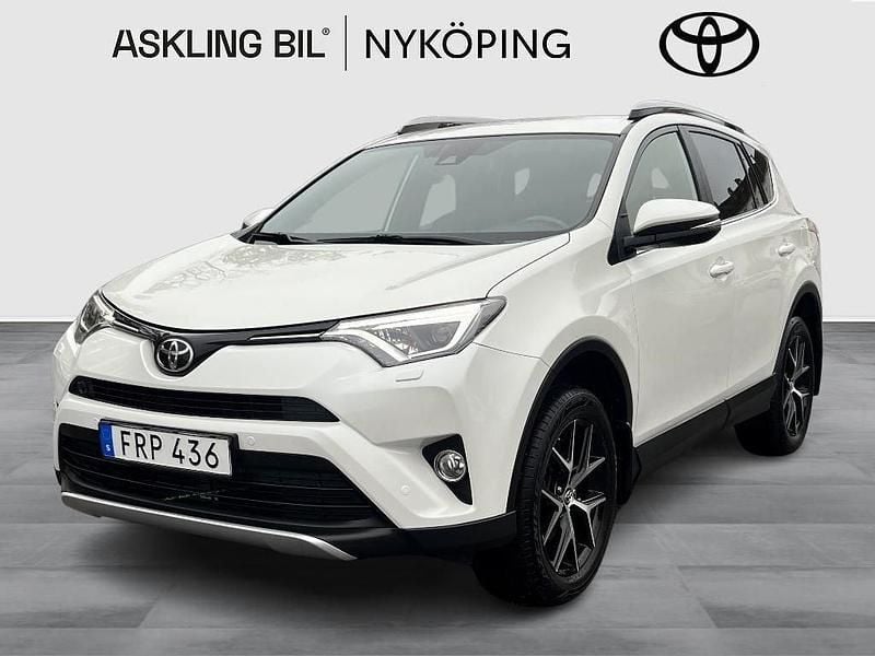 Vit Begagnad 2016 Toyota RAV4 SUV | 209 000 kr (Lite dyr) - Bild 1/3