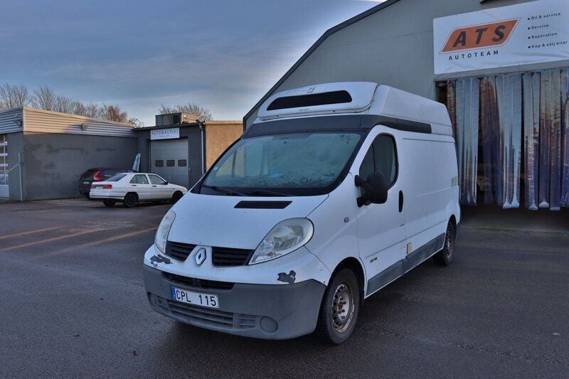 Vit Begagnad 2007 Renault Trafic Minibuss | 79 900 kr (Marknadspris) - Bild 1/4