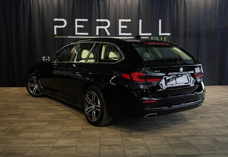 Begagnad BMW 530 292 HK (214 kW) 2022 Svart Kombi