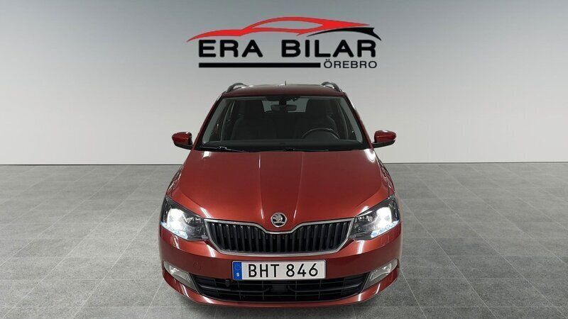 Begagnad Skoda Fabia Elegance 111 HK (81 kW) 2015 Röd Halvkombi