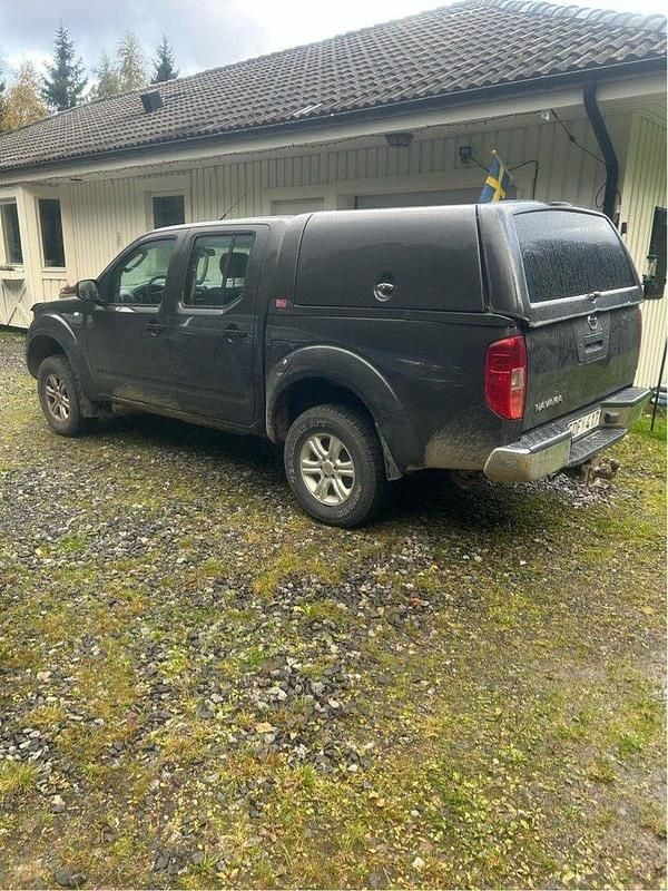 Grå Begagnad 2007 Nissan Navara Pickup | 55 000 kr (Bra pris) - Bild 1/4