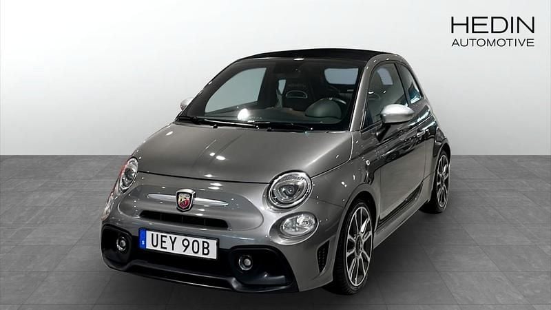 Grå (grey) Begagnad 2022 Abarth 595C Cab | 249 900 kr - Bild 1/4