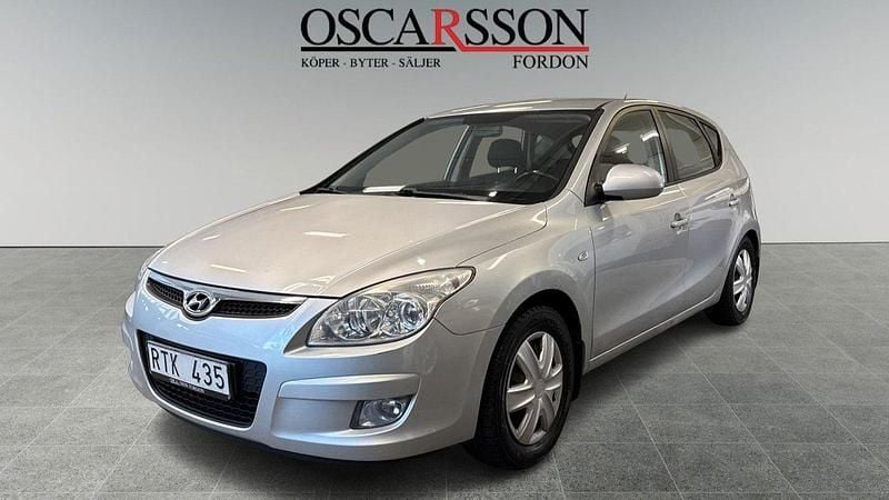 Silver Begagnad 2008 Hyundai i30 Halvkombi | 32 900 kr (Marknadspris) - Bild 1/4
