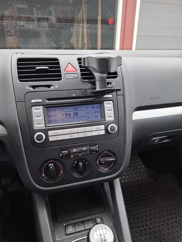 Begagnad VW Golf VI 102 HK (75 kW) 2008 Halvkombi