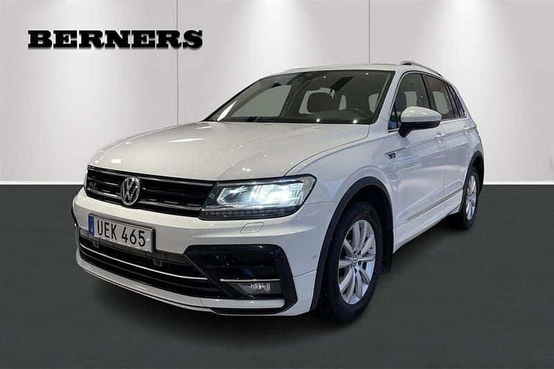 Vit Begagnad 2019 VW Tiguan R-line SUV | 259 900 kr (Marknadspris) - Bild 1/4