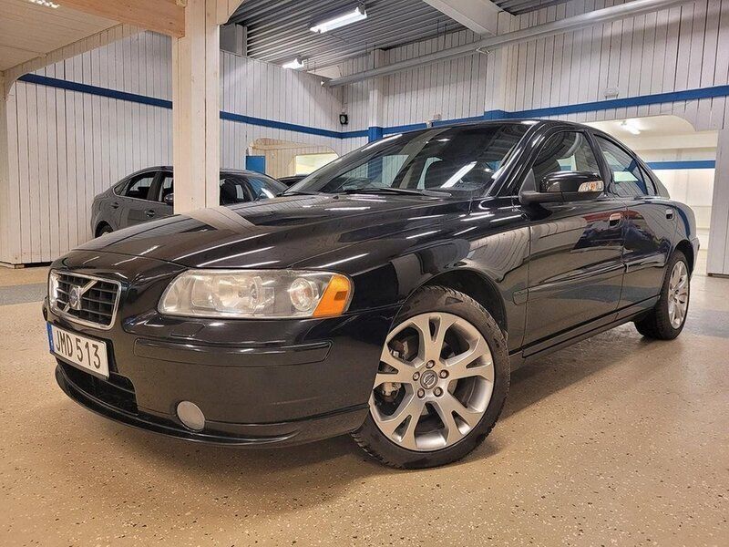 Svart Begagnad 2008 Volvo S60 Sedan | 59 900 kr (Lite dyr) - Bild 1/4