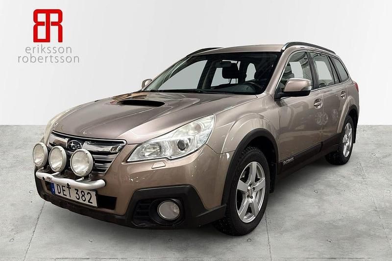 Ljusbrun Begagnad 2014 Subaru Outback Kombi | 139 900 kr (Marknadspris) - Bild 1/4