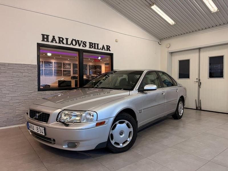 Grå Begagnad 2005 Volvo S80 Sedan | 35 000 kr (Bra pris) - Bild 1/4