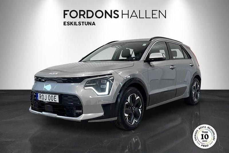 Grå Begagnad 2022 Kia e-Niro SUV | 299 900 kr (Marknadspris) - Bild 1/4