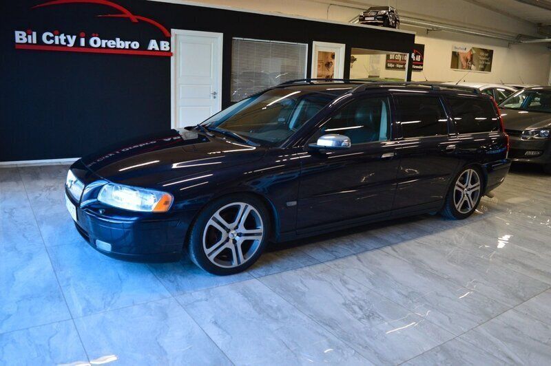 Mörkblå Begagnad 2005 Volvo V70 Dynamic Kombi | 47 900 kr (Dyr) - Bild 1/4