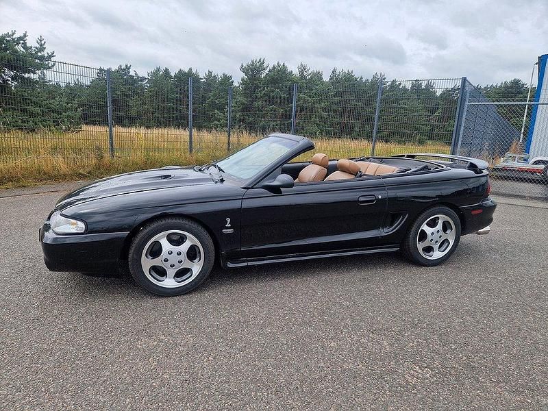 Svart Begagnad 1996 Ford Mustang Convertible Cab | 159 000 kr - Bild 1/4