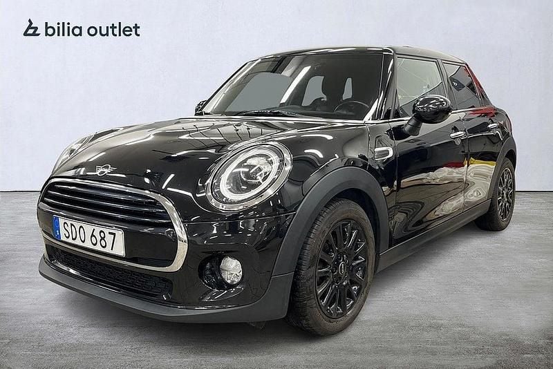 Svart Begagnad 2018 Mini Cooper Pepper Halvkombi | 164 900 kr (Marknadspris) - Bild 1/3
