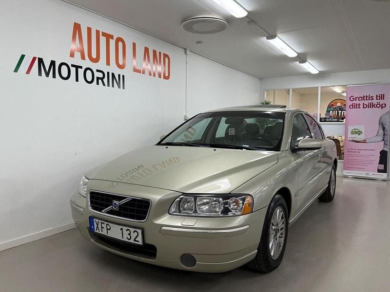 Ljusbrun Begagnad 2005 Volvo S60 Kinetic Sedan | 74 900 kr (Dyr) - Bild 1/4