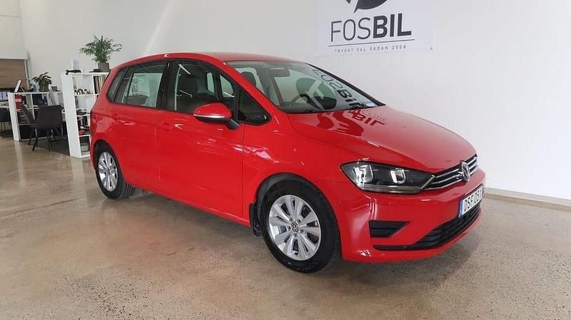 Röd Begagnad 2017 VW Golf VII Halvkombi | 99 900 kr (Bra pris) - Bild 1/3