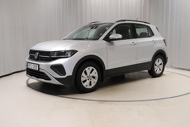 Silver Begagnad 2024 VW T-Cross Life SUV | 199 800 kr (Marknadspris) - Bild 1/4